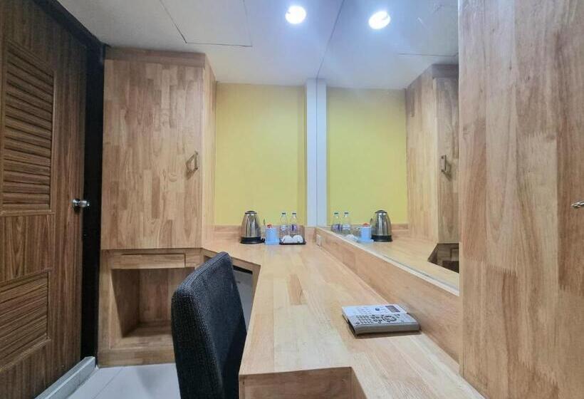 اتاق لوکس, Cozi Inn Hotel, Bangkok