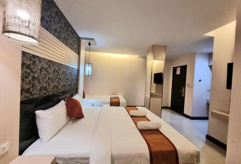 اتاق لوکس سه تخته, Cozi Inn Hotel, Bangkok