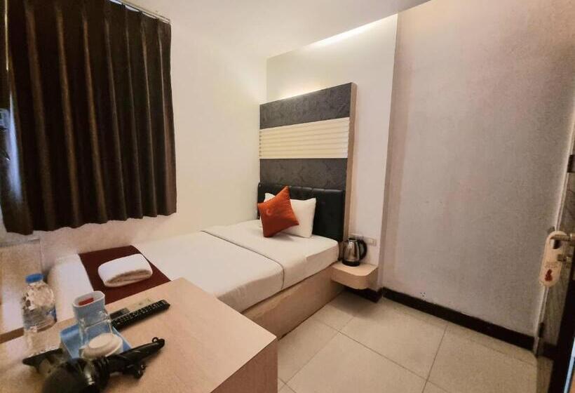 اتاق اکونومی یک تخته, Cozi Inn Hotel, Bangkok