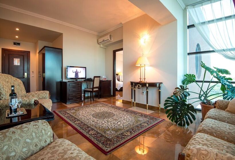 سوییت, Del Mar & Conference Center