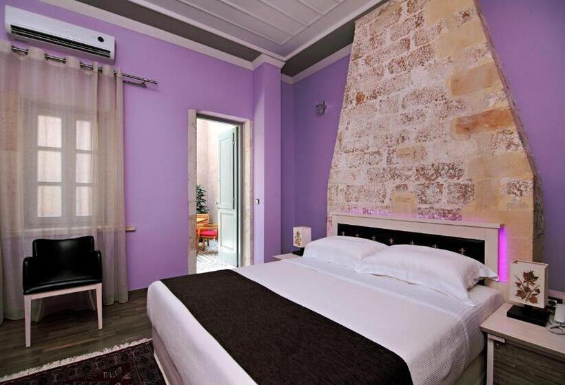 Quarto Superior, Elia Fatma Boutique