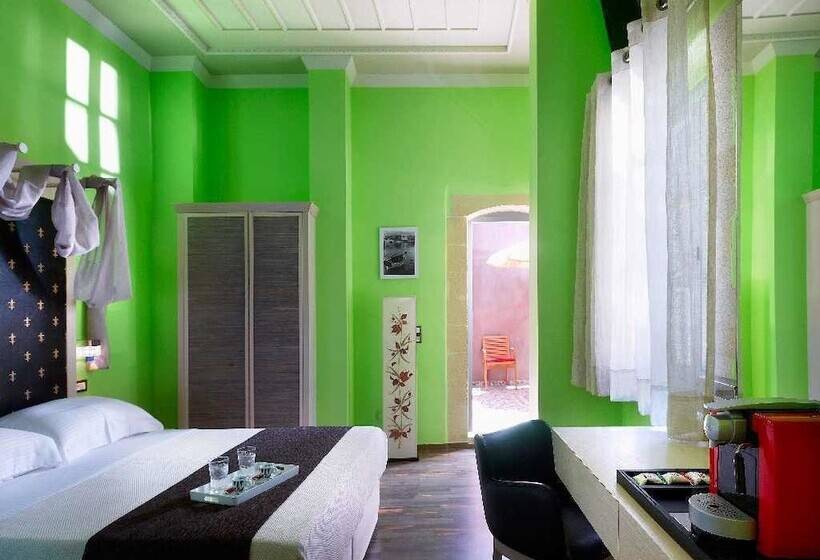 Quarto Superior, Elia Fatma Boutique