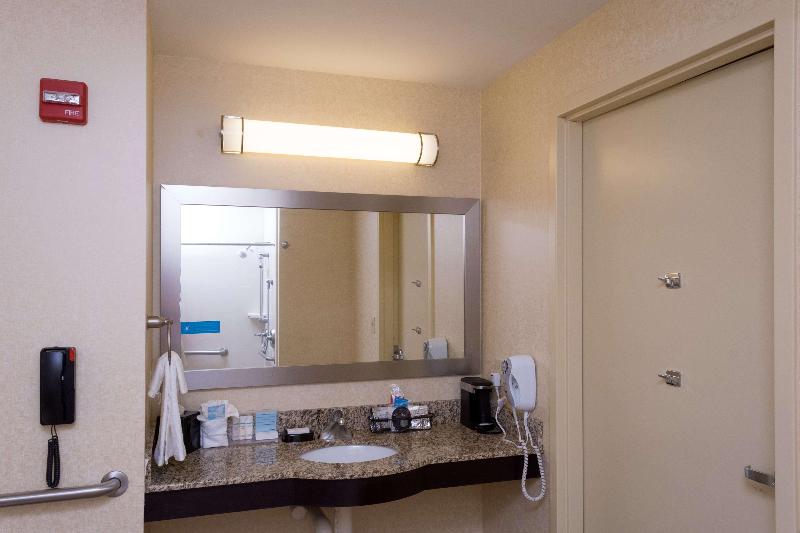 带大床的标准间, Hampton Inn Dandridge