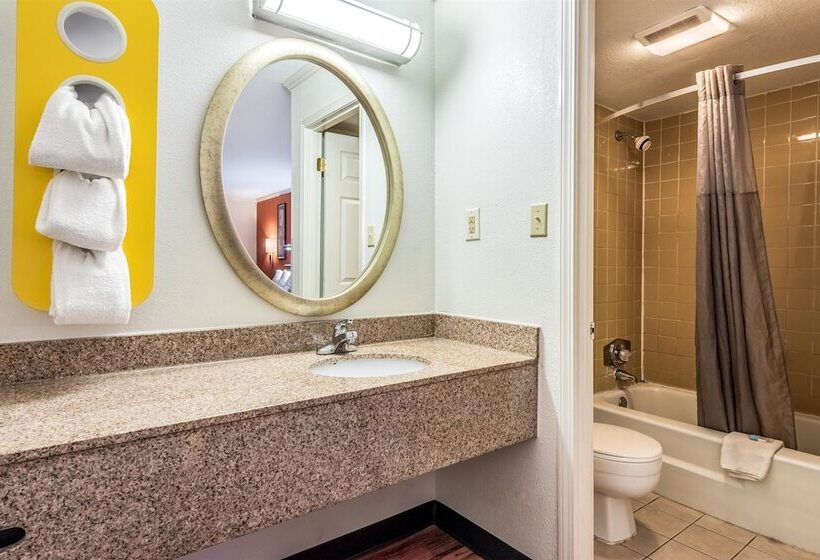 Quarto Deluxe, Motel 6 Gatlinburg, Tn   Smoky Mountains
