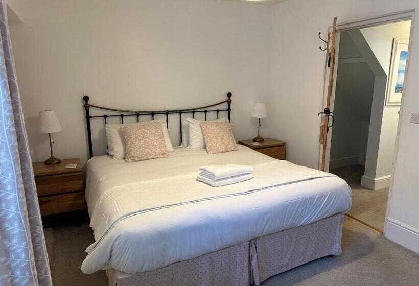 מיטת קינג בסוויטה, Bay View Guest House