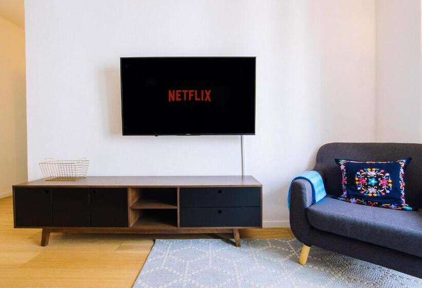 Apartamento 1 Dormitório com Sacada, Myplace Zocalo