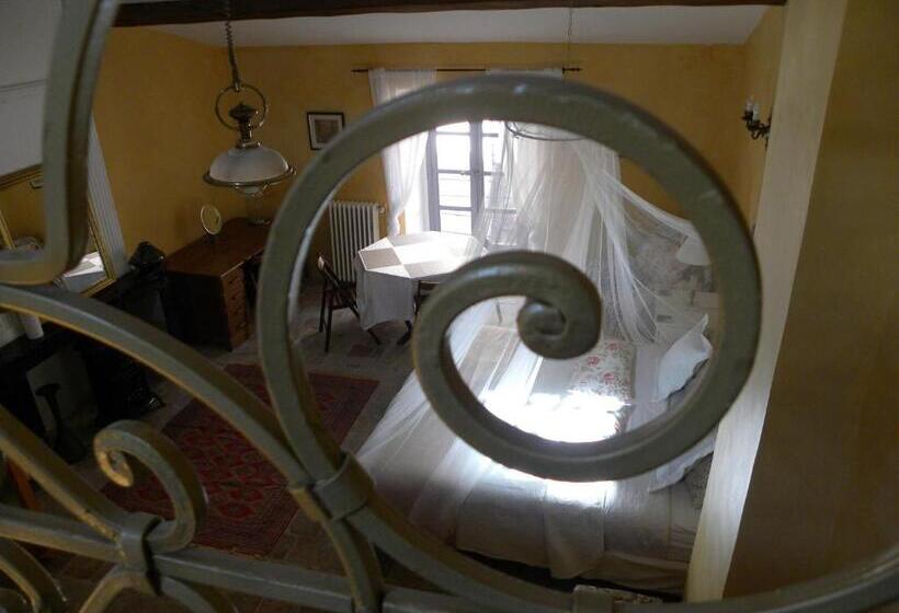 Люкс Повышенной Комфортности, Xvi Century Mansion