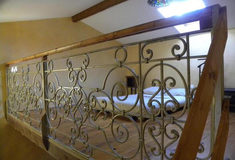 デラックススイート, Xvi Century Mansion