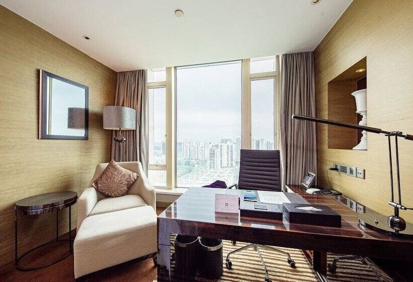 اتاق اجرایی, Shenzhen Langyue International