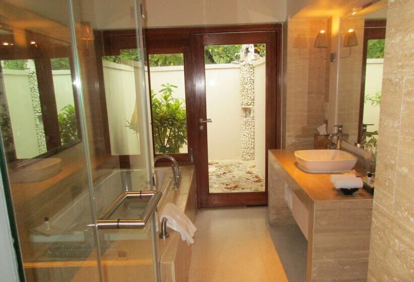 1 Schlafzimmer Superior Villa, Taj Coral Reef Resort & Spa