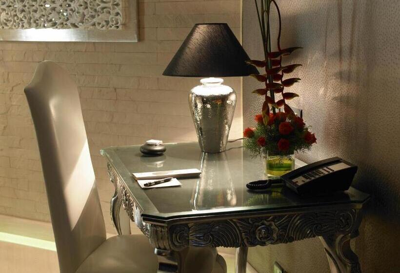 اتاق استاندارد با تخت بزرگ, The Zuri Whitefield, Bangalore