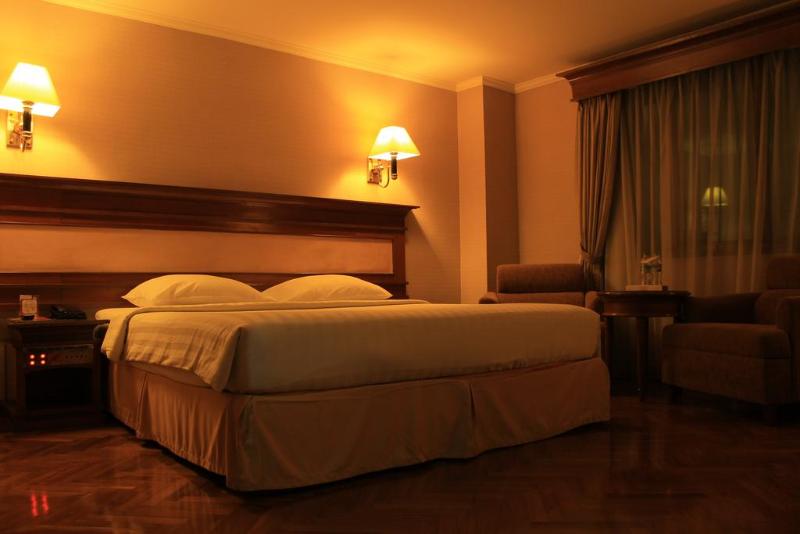 Номер Deluxe, Mega Anggrek Hotel Jakarta Slipi