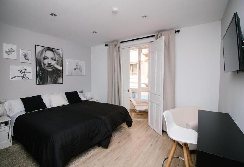 اتاق سوپریور با چشم‌انداز شهر, Infinium Zamora Suites