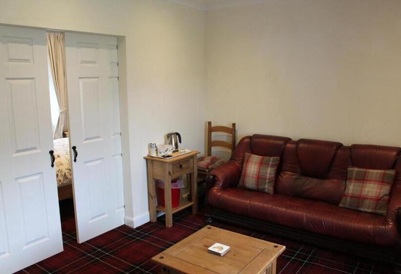 Suite with lake view, Carrick Farm