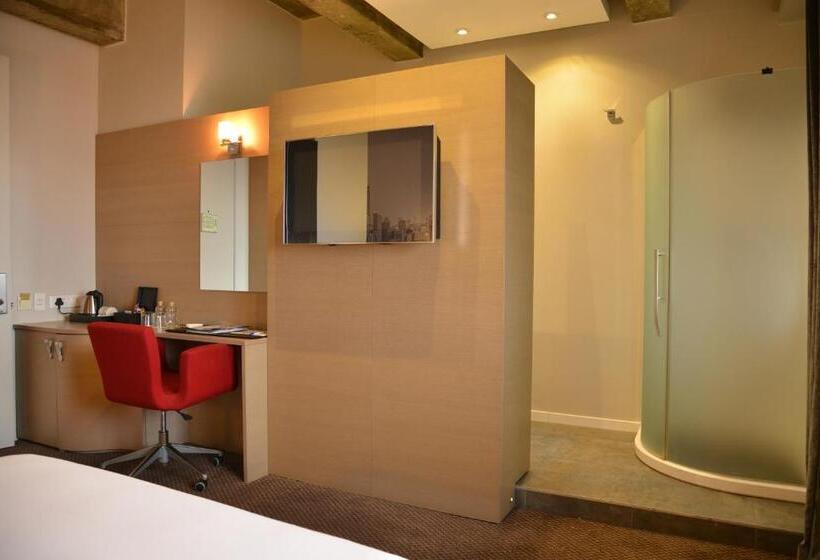 Quarto Estandar, Reef