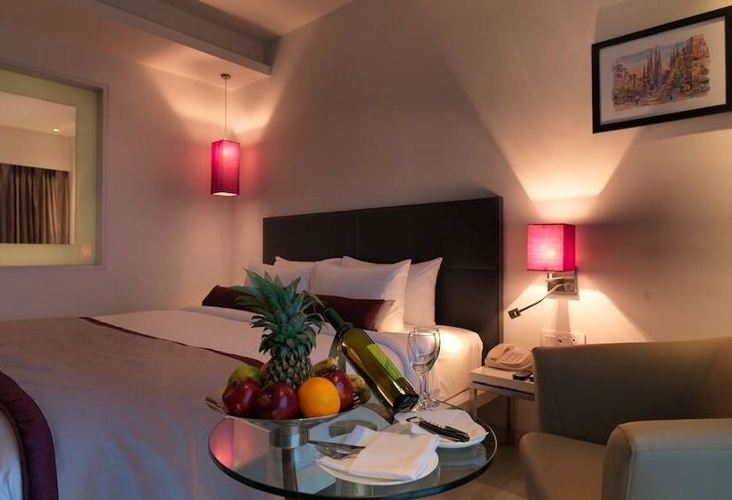 Стандартный Номер Кровать Кинг, Spree Shivai Hotel Pimpri