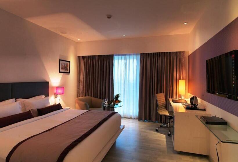 Номер Deluxe Кровать Кинг, Spree Shivai Hotel Pimpri