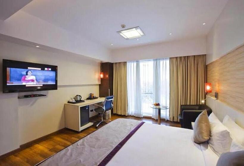 Номер Deluxe Кровать Кинг, Spree Shivai Hotel Pimpri