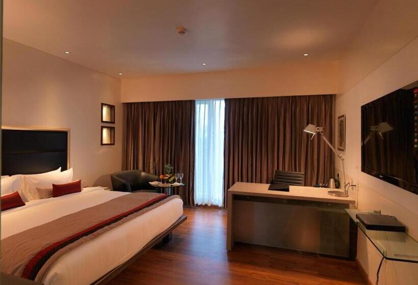 Стандартный Номер Кровать Кинг, Spree Shivai Hotel Pimpri
