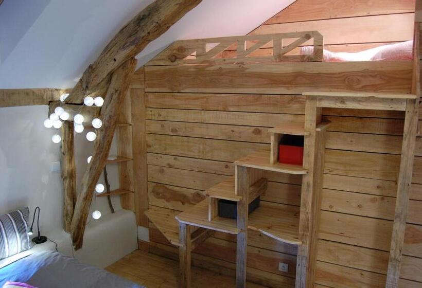 庭の見える１ベッドルームアパートメント, Chambre D Hôte Et Gîte De Cantagrel