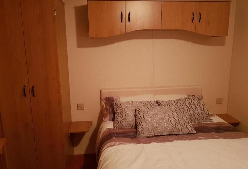 Дом 1 Спальня, The Jackdaw Pub Self Catering Static Caravan Free Breakfast Supplied