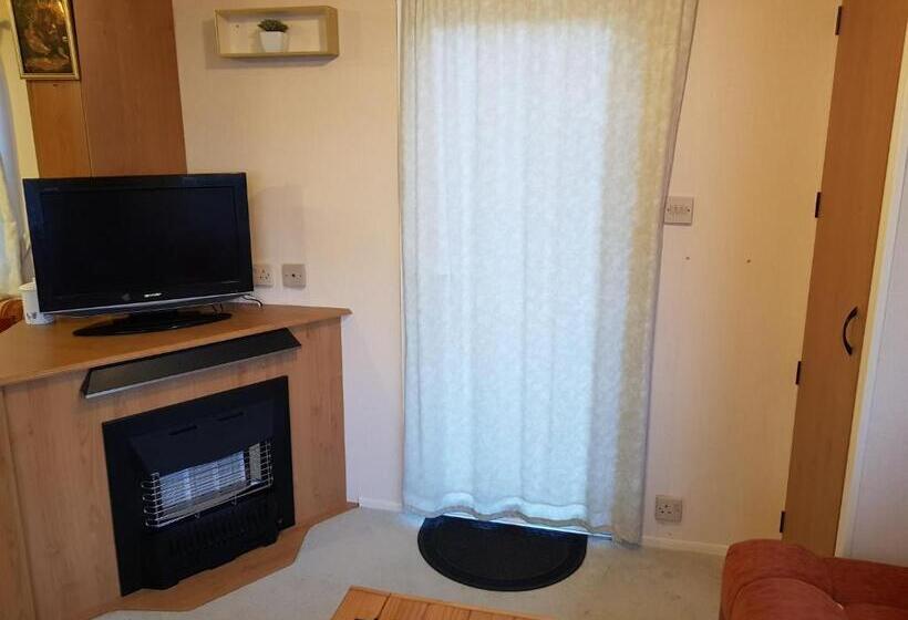 Дом 1 Спальня, The Jackdaw Pub Self Catering Static Caravan Free Breakfast Supplied