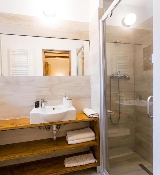 اتاق استاندارد سه نفره, Montana Resort Colibita