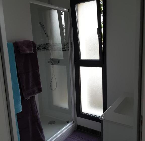 اتاق خانوادگی, Villa Vi Lyon Est Chambres D Hôtes