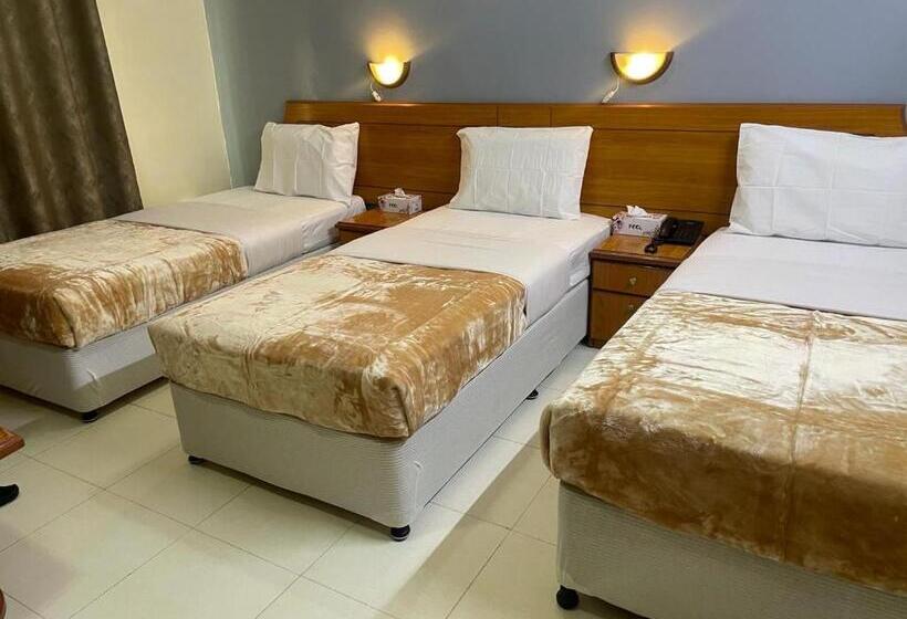 Номер Стандарт Трехместный, Index Hotel