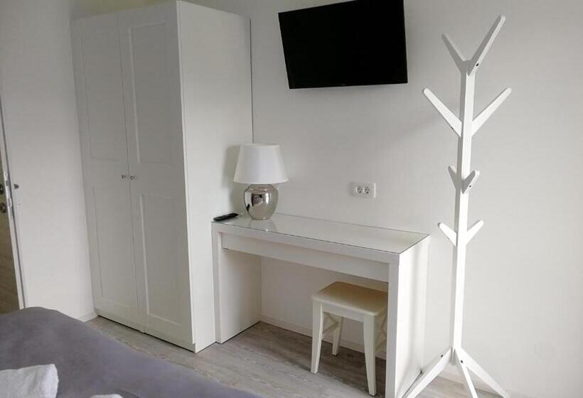 آپارتمان 2 خوابه با بالکن, Apartments & Rooms Aleksandra