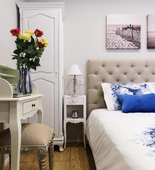 اتاق استاندارد, Lora Center Room