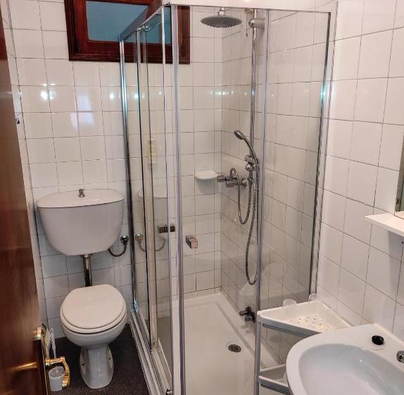 Quarto Triplo Clássico, Alojamento Local Tamega