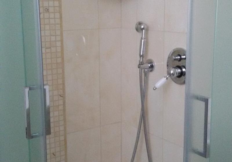 اتاق لوکس یک تخته, Daphnae House