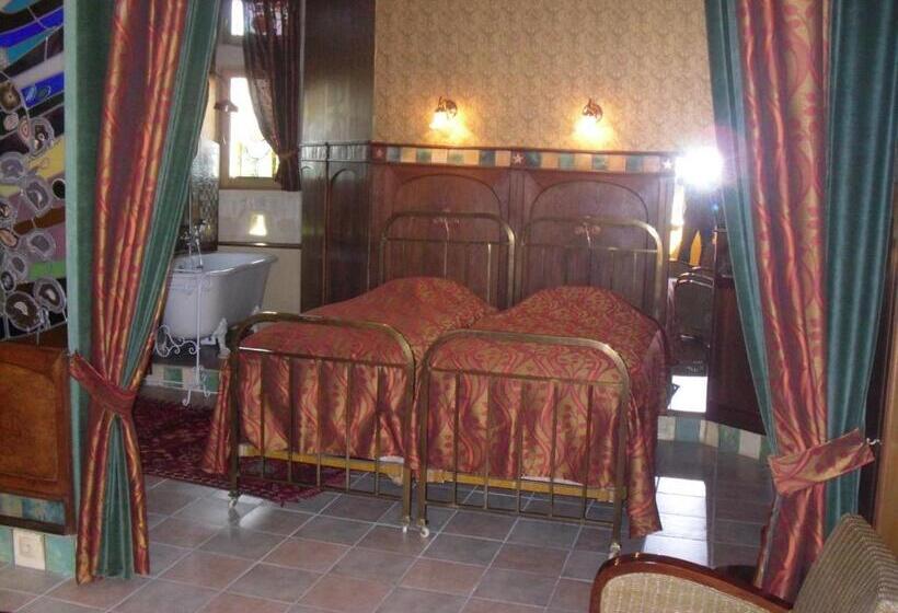 Трехместный Номер Комфорт, Château De Mauriac