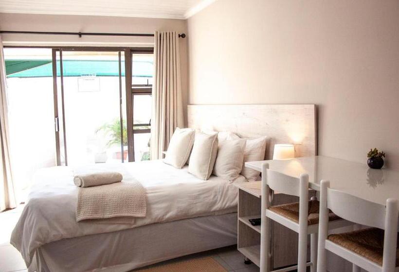 Номер Стандарт, Kelzane Self Catering