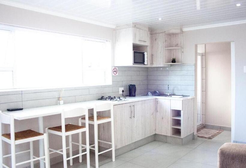 Семейный Номер, Kelzane Self Catering