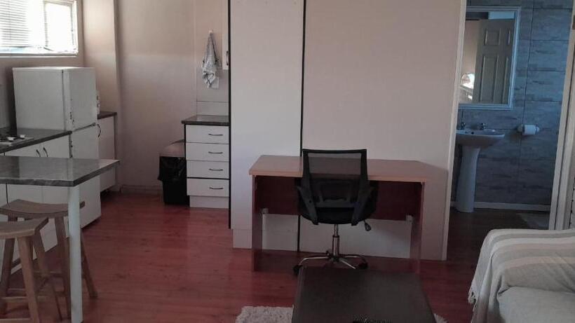 Студия Стандарт, Kelzane Self Catering