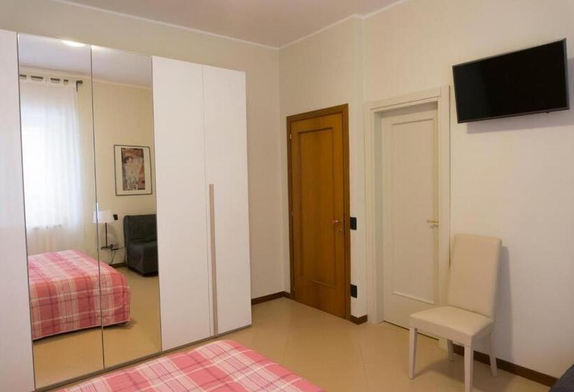 اتاق استاندارد سه نفره, Il Viale
