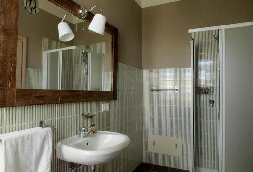 اتاق استاندارد با چشم‌انداز دریاچه, Agriturismo 30