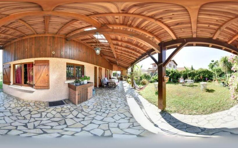 Номер Стандарт Вид на Сад, Chambres Du Petit Bonheur