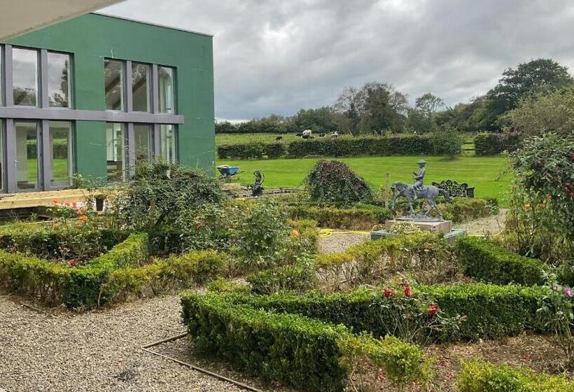 Номер Стандарт Вид на Сад, Hazelwood Country House