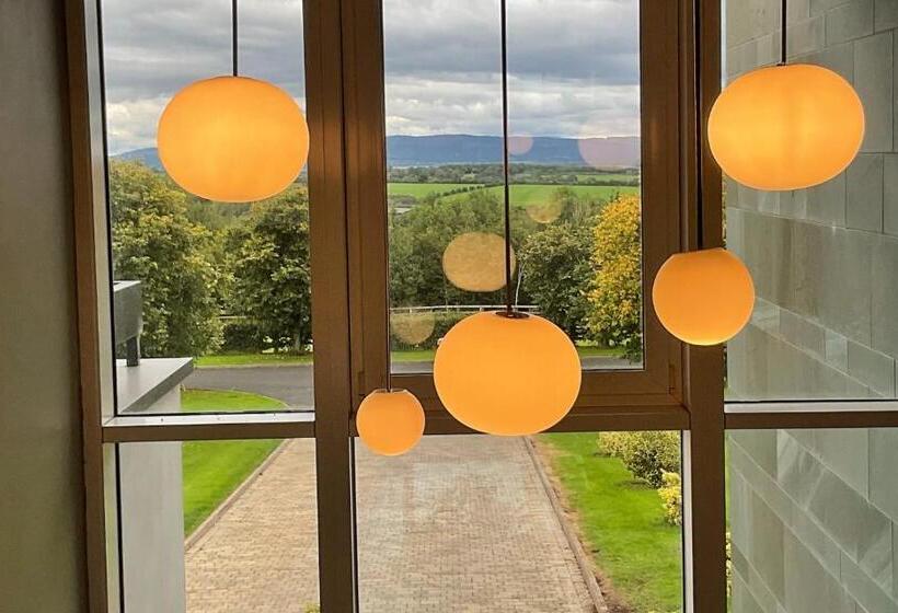 Номер Стандарт с Балконом, Hazelwood Country House