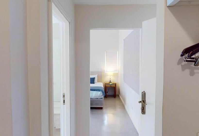 سوییت با چشم‌انداز باغ, Bens L Hôtel Palermo