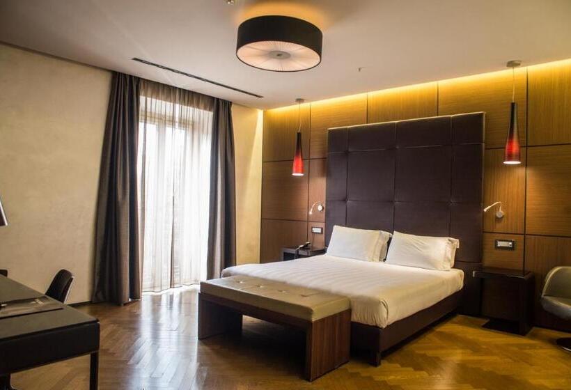 سوییت جونیور, Divina Luxury