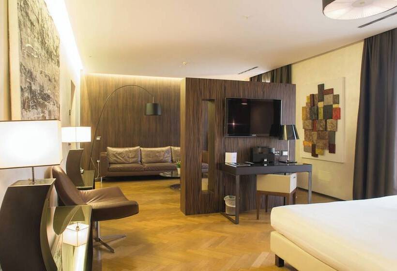 سوییت جونیور, Divina Luxury