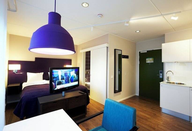 标准工作室, Finn Apartments