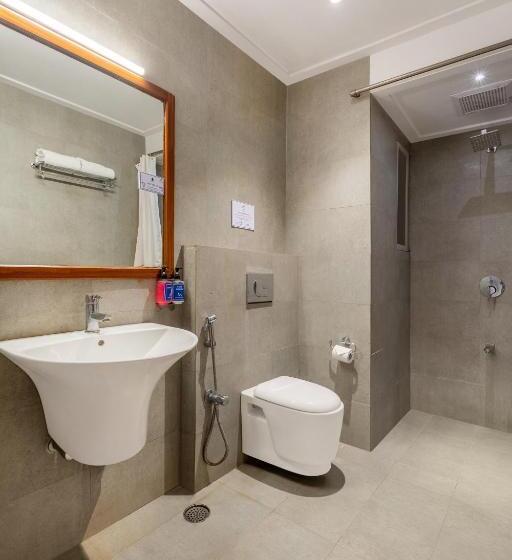 Quarto Superior, Monday Hotels Hitec City