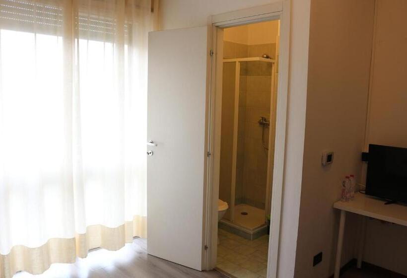 Номер Стандарт с Балконом, Easyroom Schio