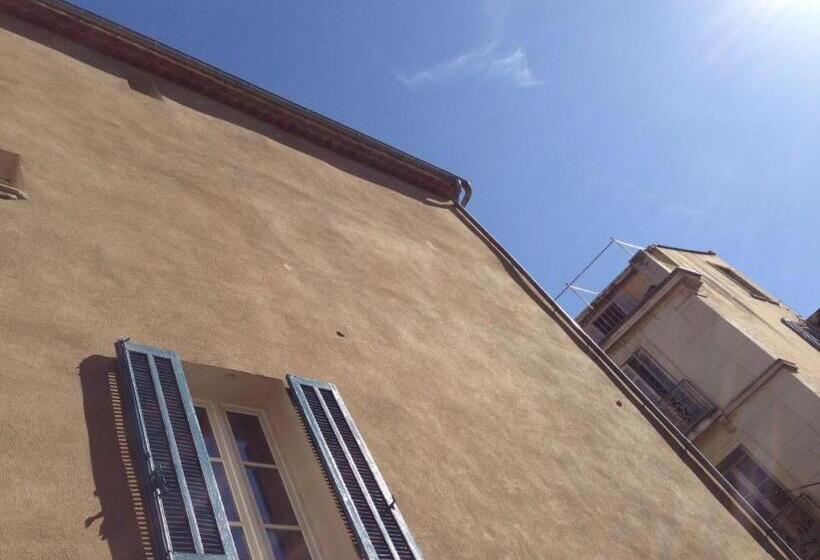 标准间, La Maison D Odette