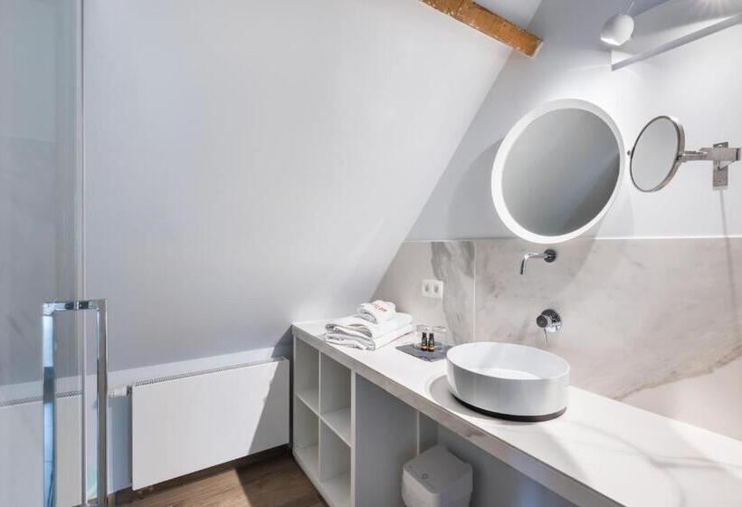 Семейное Студио, B&b Vis à Vis